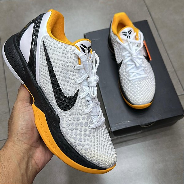 TÊNIS KOBE 6 PROTRO PLAYOFF PACK WHITE DEL SOL (COMPLETO)