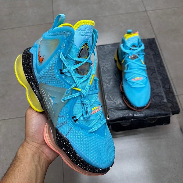TÊNIS NIKE LEBRON 19 CHRISTMAS (COMPLETO)