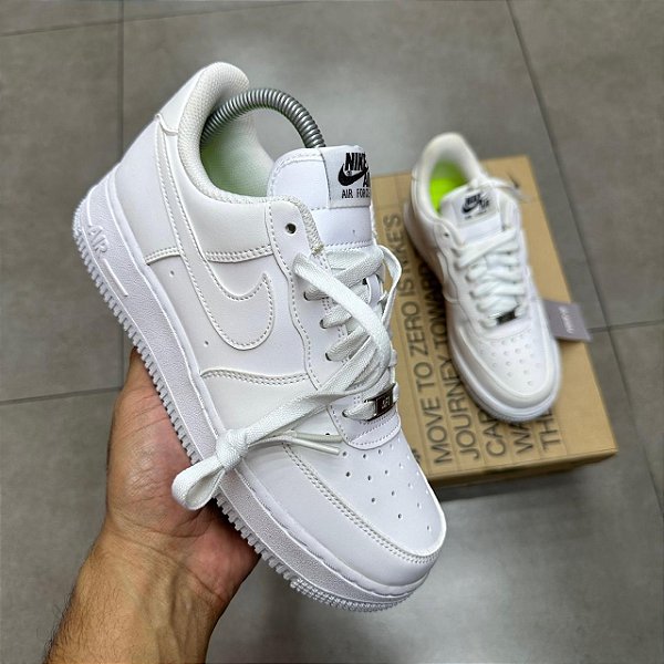TÊNIS NIKE AIR FORCE 1 LOW MOVE TO ZERO TRIPLE WHITE (COMPLETO)