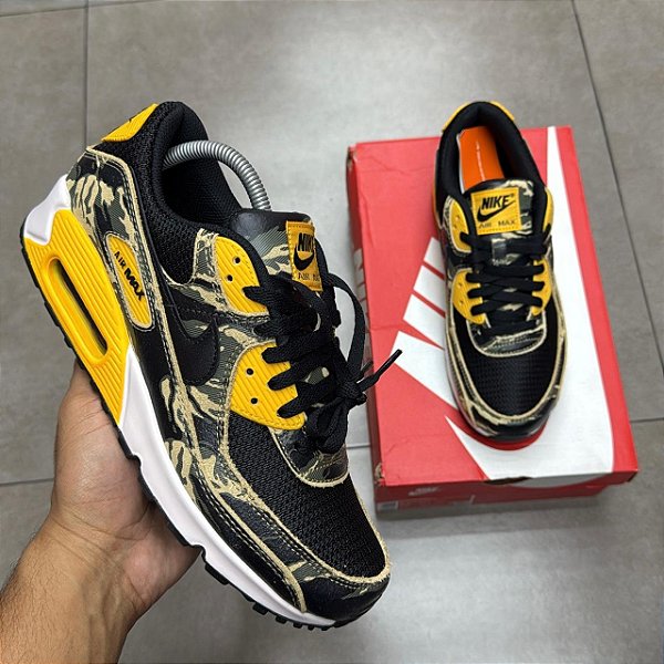 TÊNIS NIKE AIR MAX 90 PREMIUM BLACK UNIVERSITY GOLD CAMO (COMPLETO)