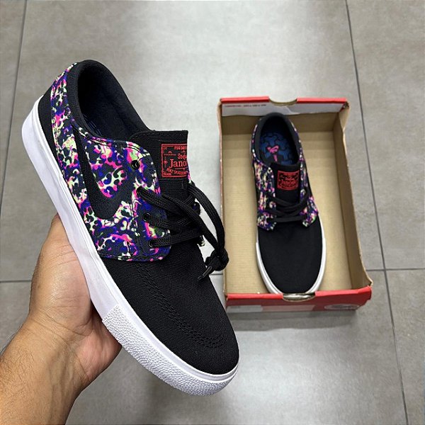TÊNIS NIKE SB ZOOM JANOSKI CANVAS PRM TIE-DYE (COMPLETO)
