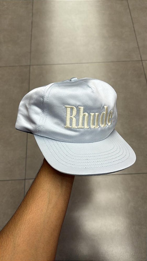 BONÉ RHUDE SATIN LOGO SKY BLUE