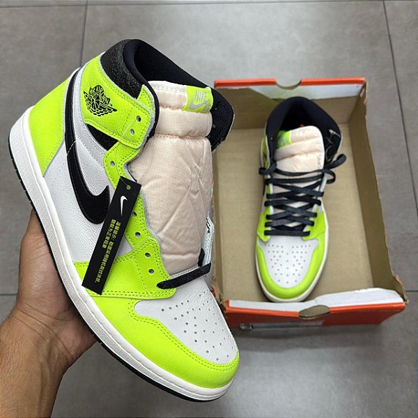 TÊNIS AIR JORDAN 1 HIGH OG VISIONAIRE VOLT (CAIXA DANIFICADA)