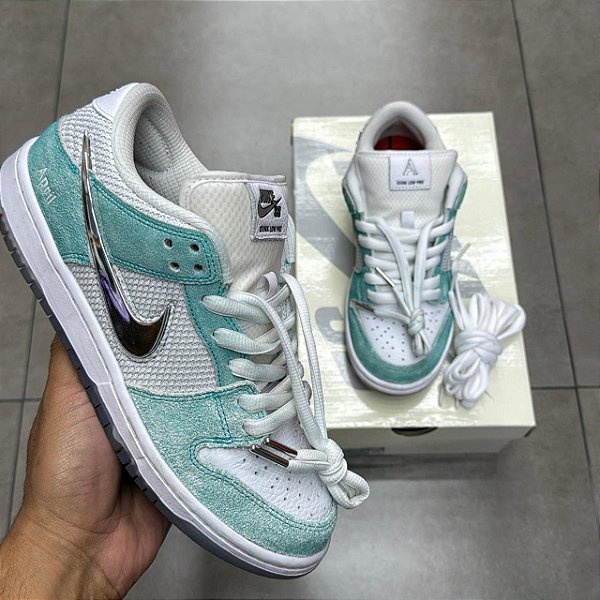 TÊNIS APRIL SKATEBOARDS X NIKE SB DUNK LOW TURBO GREEN (COMPLETO)