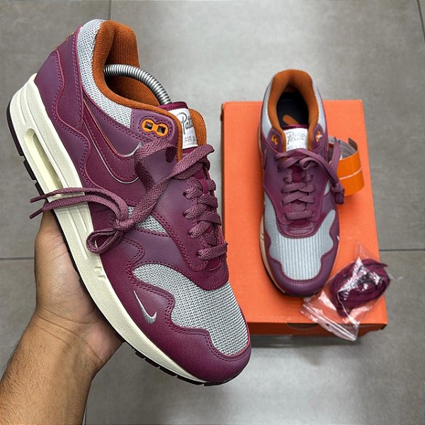 TÊNIS PATTA X NIKE AIR MAX 1 NIGHT MAROON (COMPLETO)