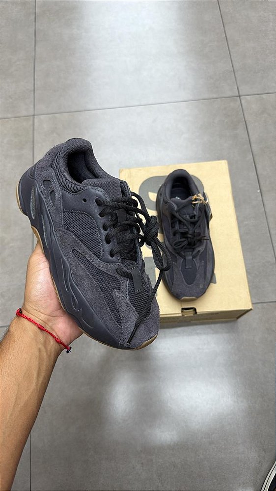 TÊNIS YEEZY 700 V1 UTILITY BLACK (2023) (COMPLETO)