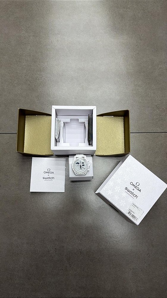 OMEGA X SWATCH RELÓGIO MISSION TO EARTHPHASE MOONSHINE SNOOPY GOLD WHITE