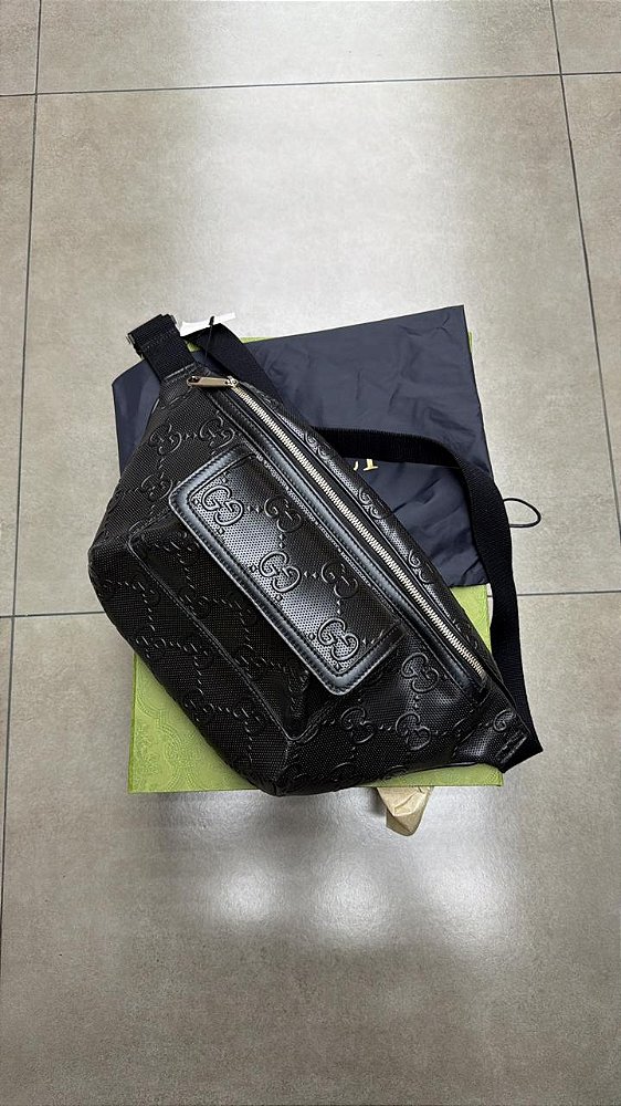 BOLSA GUCCI GG EMBOSSED BELT BAG BLACK