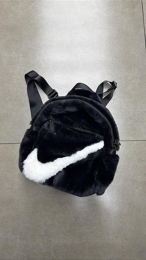 MOCHILA NIKE SPORTSWEAR FUTURA 365 BLACK WHITE
