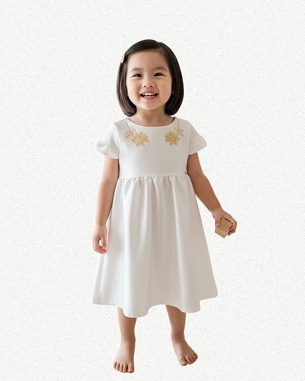 VESTIDO BRANCO FLOR DOURADA