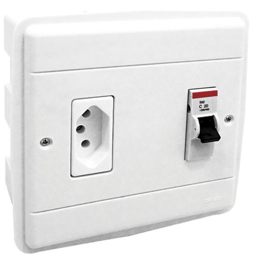 CAIXA AR CONDICIONADO EMB= C/TOMADA 20A + DISJUNTOR 25A - BRANCO - PERLEX