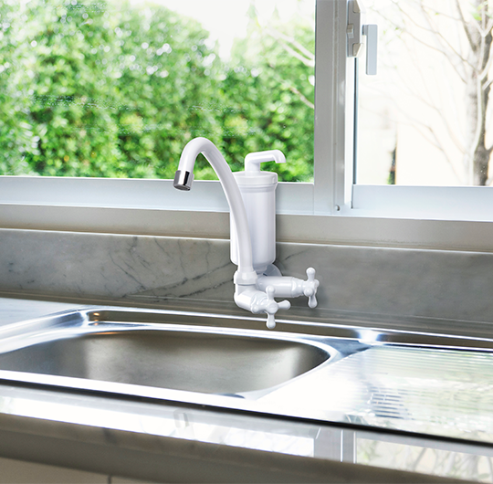 TORNEIRA C/ FILTRO BICA MÓVEL MARUJA - BRANCO - VIQUA