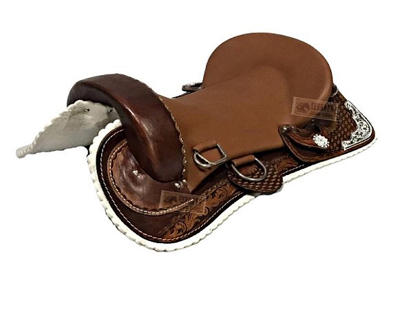 MONTARIA Sela CRIOULA CHAPEADA COM TRAVESSÃO  CAVALO LAÇO