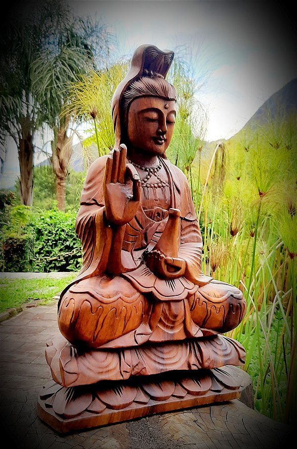 KUAN YIN, ENTALHADA EM MADEIRA, 55 CM