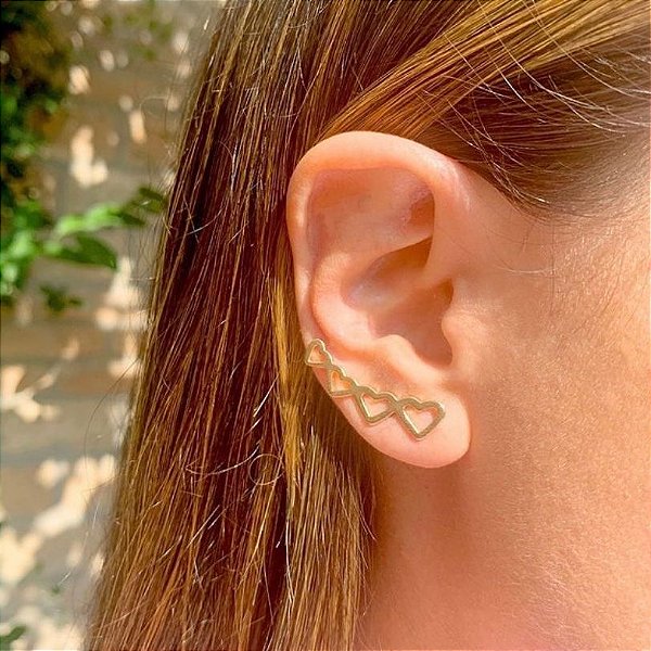 Brinco Ear Cuff Corações Folheado em Ouro 18k