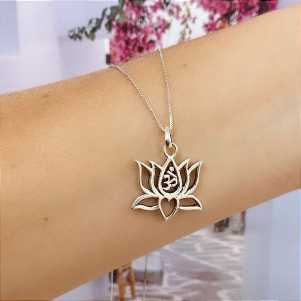 Colar de Prata com Pingente Flor de Lótus