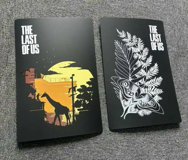 Faceplate The Last of Us - PS5 Semi Novo