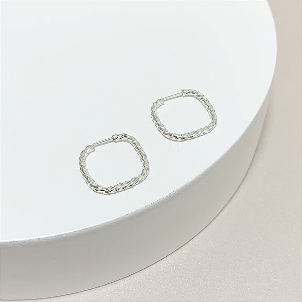 Argola Quadrada Torcida 18mm Prata 925