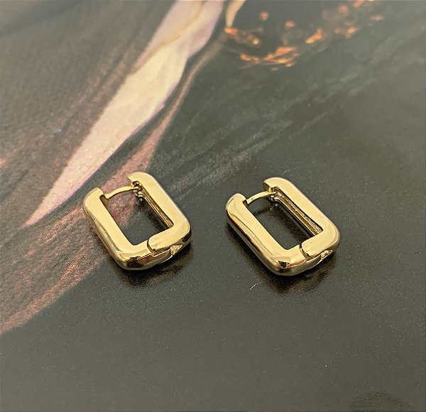 Argola Retangular Lisa Folheada a Ouro