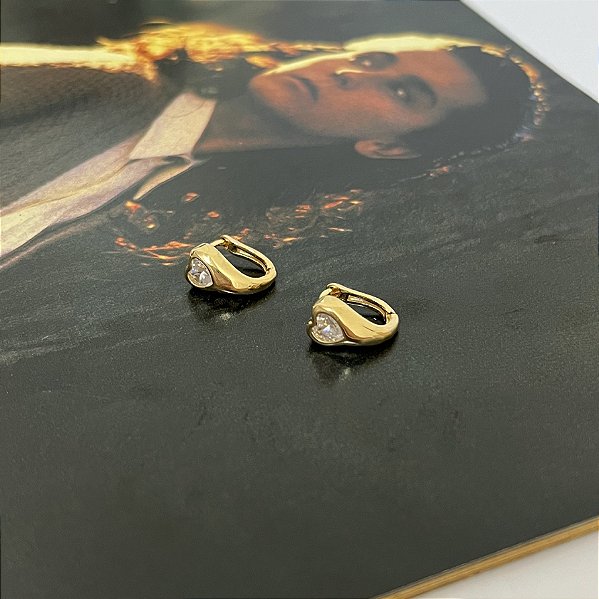 Argola Articulada com Zircônia de Coração Folheado a Ouro