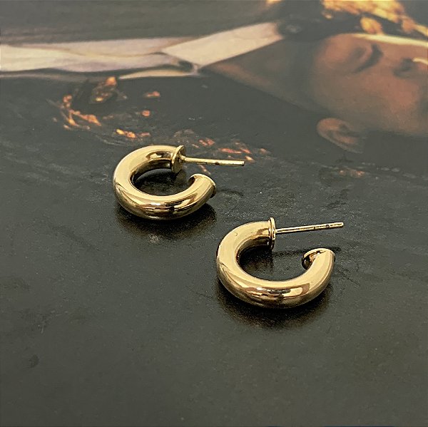 Argola de Tubo Lisa P Folheado A Ouro