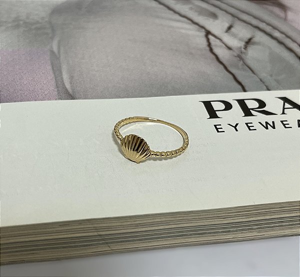 Anel com Concha Folheado a Ouro