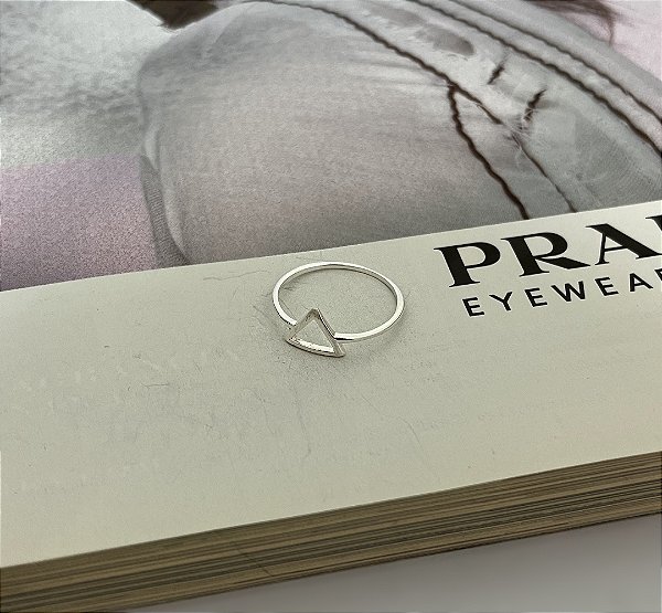 Anel Triângulo Vazado Prata 925