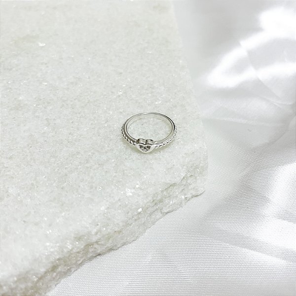 Anel de Coração Cravejado com Bolinhas em Prata 925