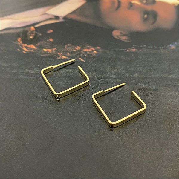 Argola Quadrada P Folheada a Ouro