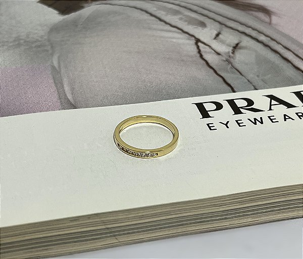 Anel Aparador Cravejado com Zircônias Folheado a Ouro