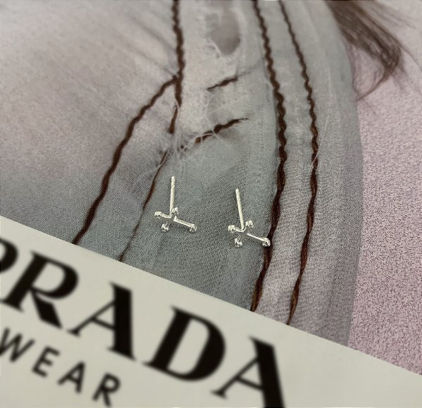 Brinco de Cruz em Prata 925