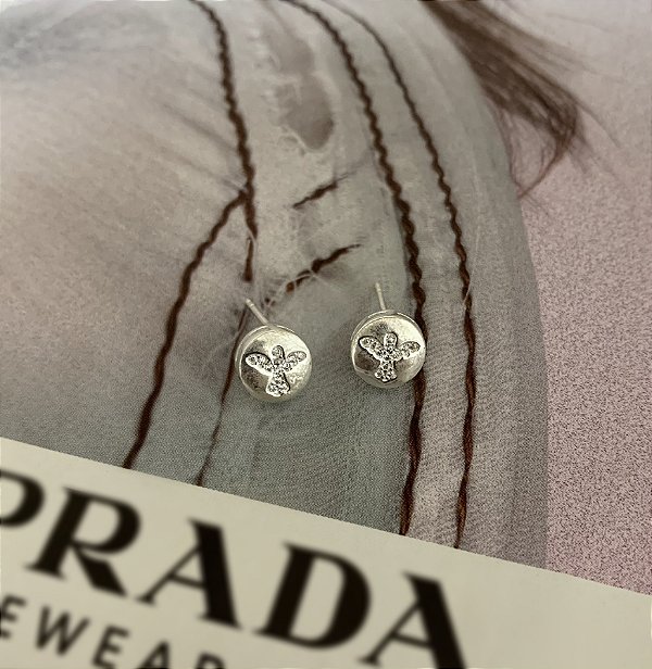 Brinco Círculo Maciço com Espírito Santo Cravejado com Zircônias em Prata 925