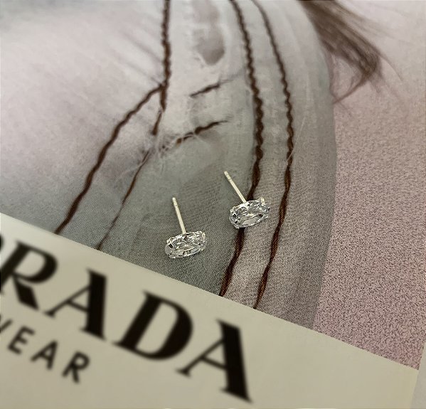 Brinco Ponto de Luz Oval Zircônia em  Prata 925