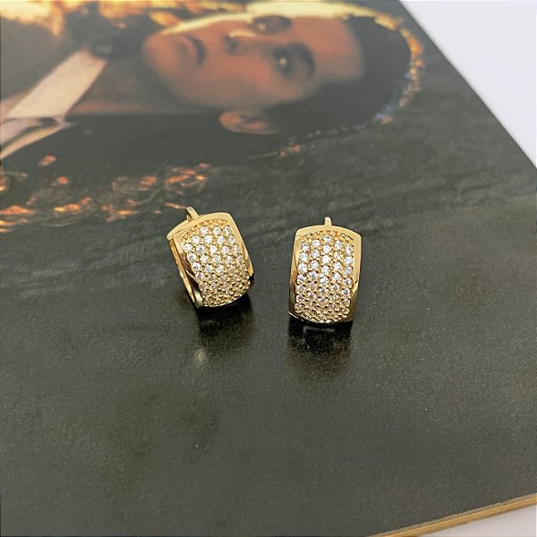 Argola Articulada Cravejada Inspiração Alta Joalheria Folheada a Ouro