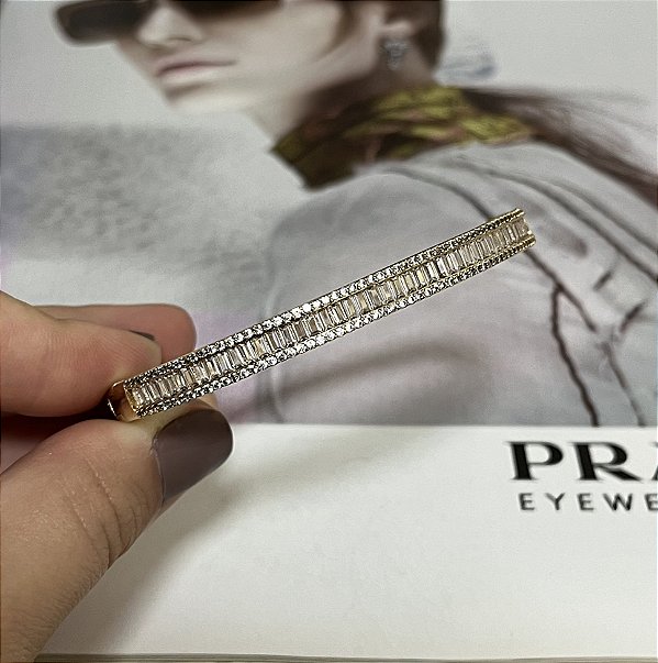 Bracelete Fecho Joia Cravejado com Zircônias Baguetes Folheado a Ouro