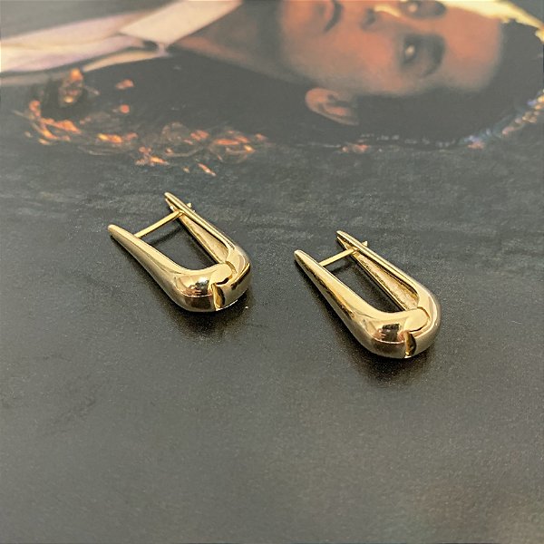 Argola Articulada Gota Folheda a Ouro