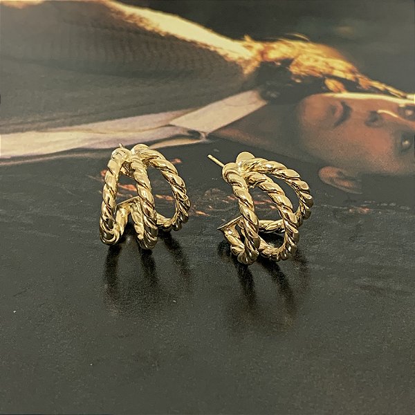 Argola Torcida P Folheada a Ouro