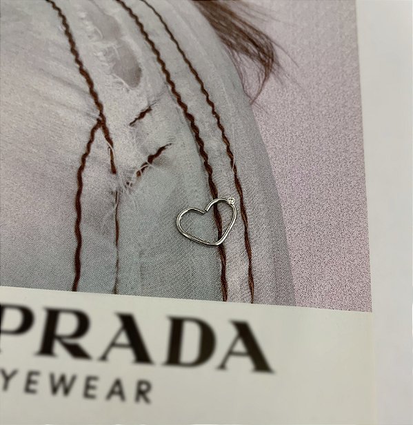 Piercing de Orelha em Aço Cirúrgico Argolinha de Coração com Ponto Luz em Microzircônia