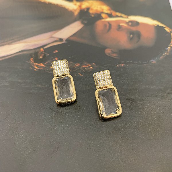 Brinco Quadrado Cravejado com Microzircônias e Pedra Cristal Folheado a Ouro