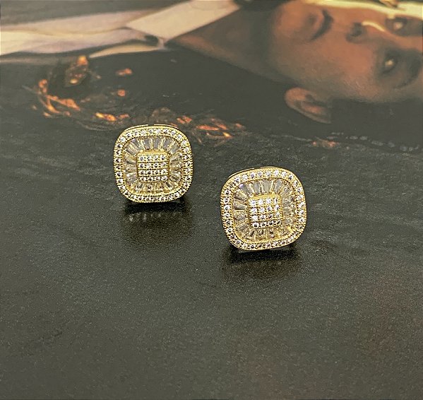 Brinco Quadrado Cravejado com Zircônias Folheado a Ouro