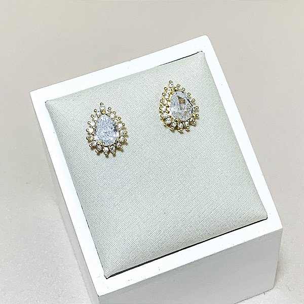 Brinco Gota Cravejada com Zircônias Folheada a Ouro