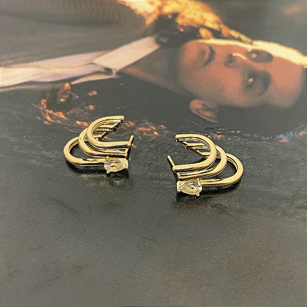 Brinco Ear Cuff com Zircônia Cravejada Folheado a Ouro