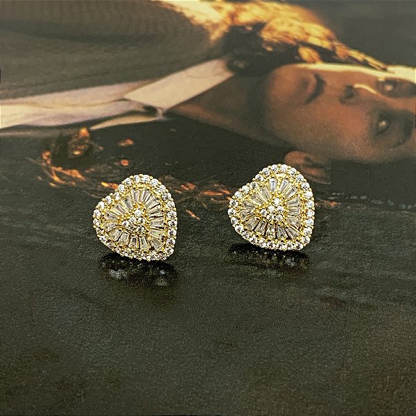 Brinco de Coração Cravejado com Zircônias Folheado a Ouro