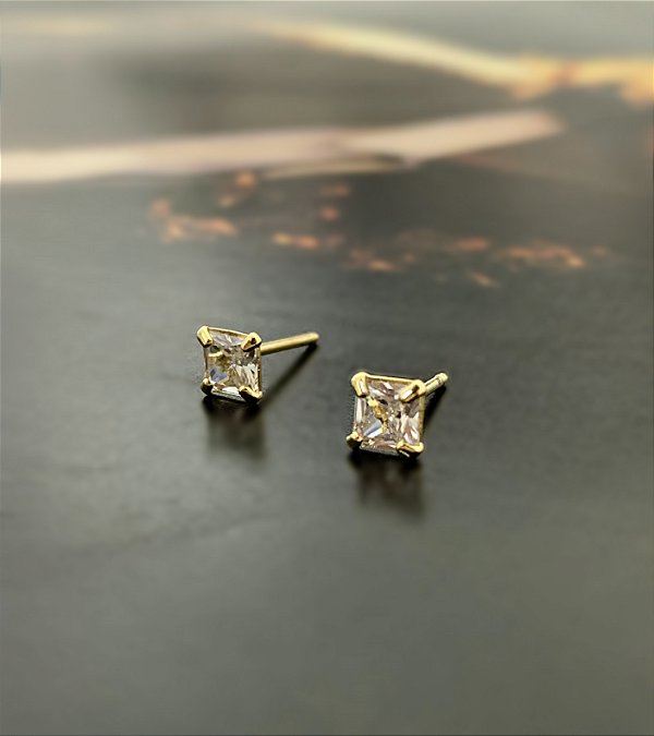 Brinco Ponto de Luz (M) com Pedra de Zircônia Quadrada  Folheado a Ouro