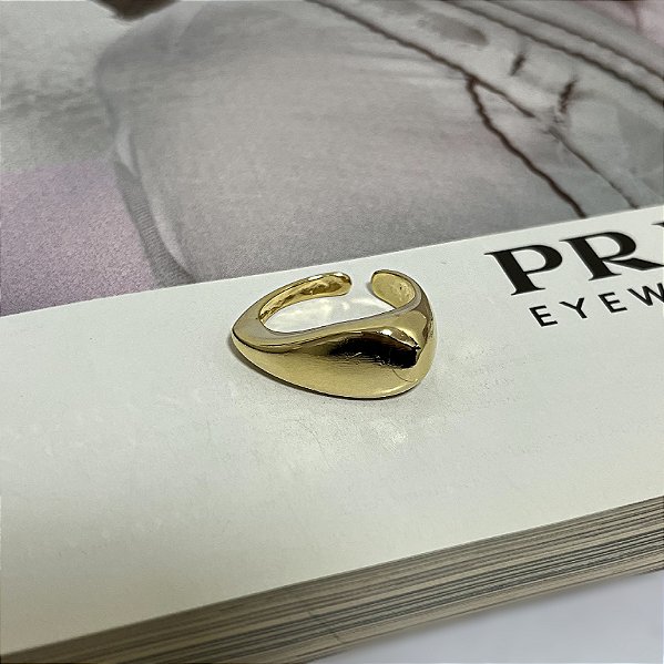 Anel Ajustável com Gota Horizontal Abaulada Folheado a Ouro