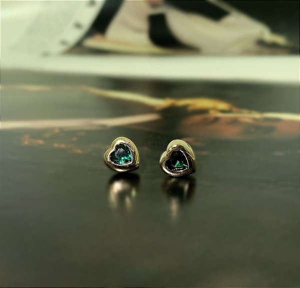 Brinco Coração com Pedra de Zircônia Folheado a Ouro