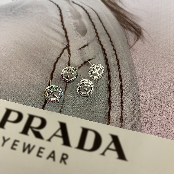 Brinco Círculo Cravejado com Cruz em Prata 925