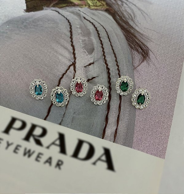 Brinco Oval Cravejado com Pedra Colorida em Prata 925