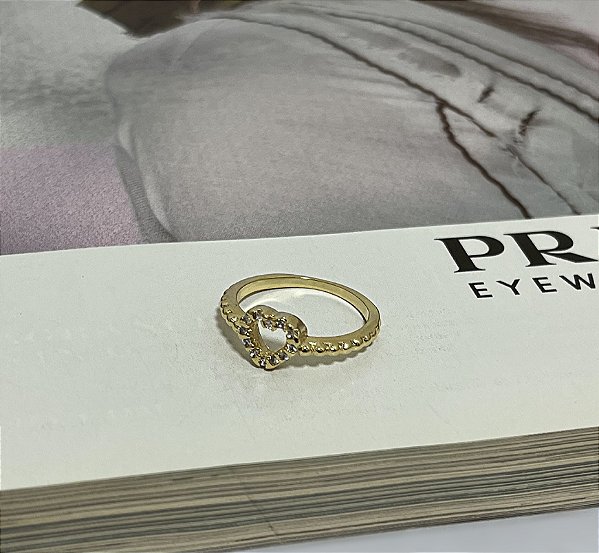 Anel com Coração Cravejado com Zircônias Folheado a Ouro