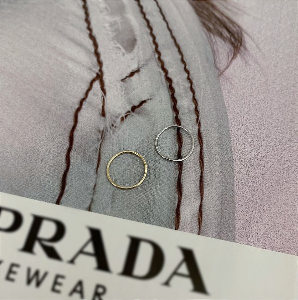 Piercing de Nariz Argolinha Lisa em Aço Cirúrgico